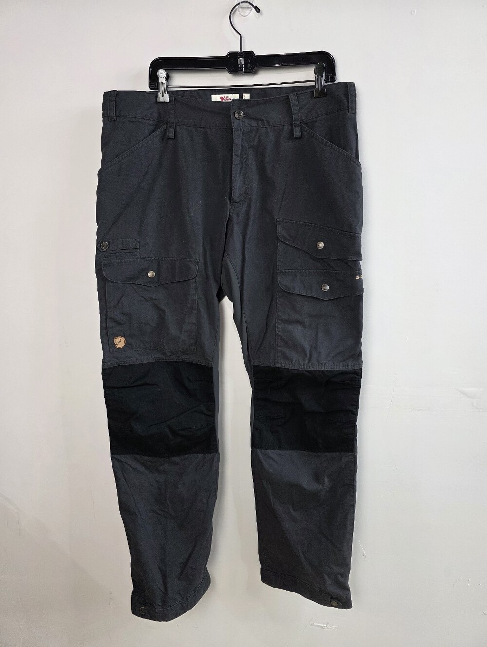 Fjall Raven Gray & Black Utility Cargo Pants - Heavy-Duty Workwear
